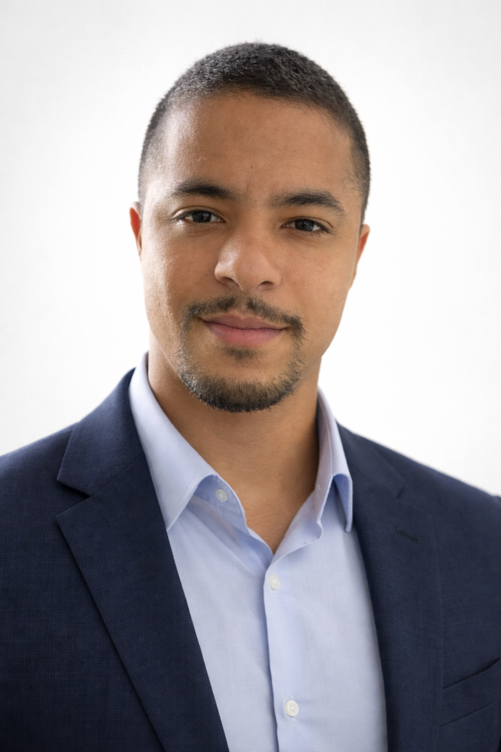 Professional portrait of Bruno Viana
